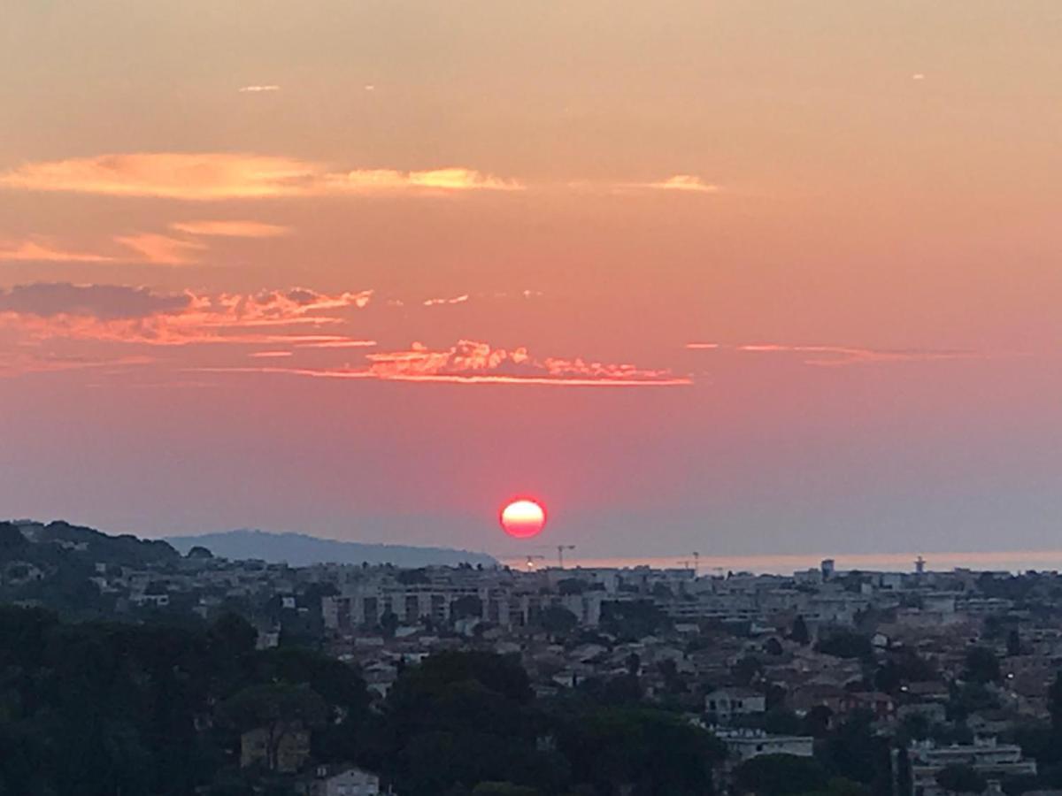 Bed & Breakfast Les Hauts De Cagnes Vue Mer Et Montagne公寓 外观 照片